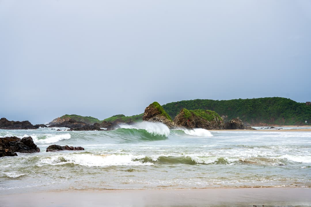 Hurricane Surf
